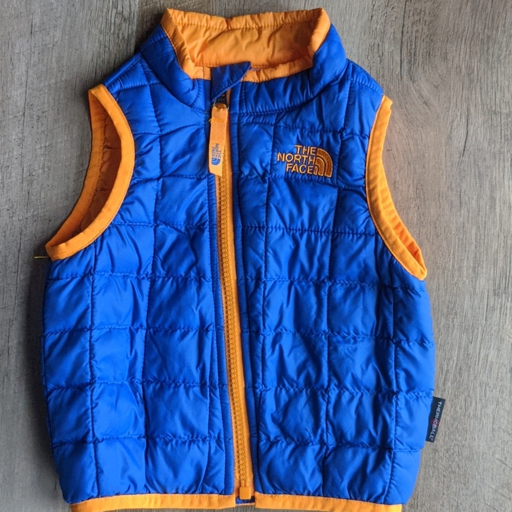 6-12m The North Face vest